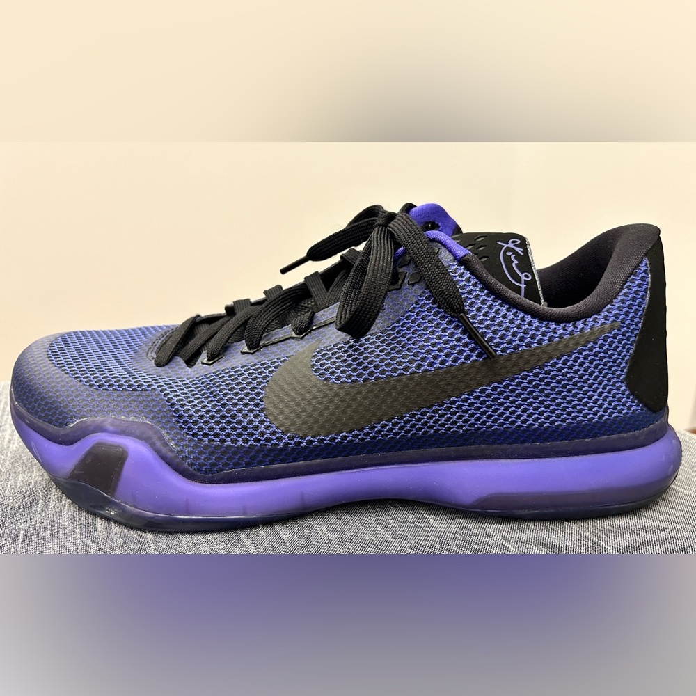 Nike Zoom Kobe 10 Blackout - 2015 (Men’s size 11 US)
